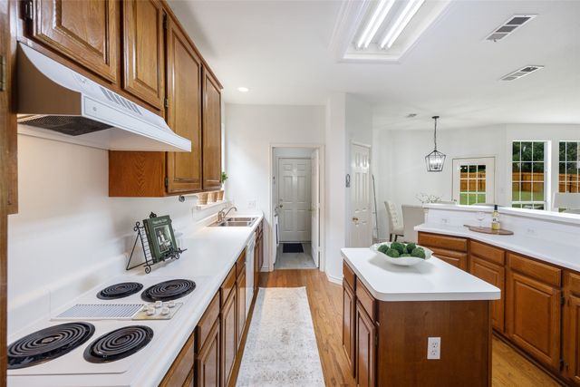 2400 Manchester Drive, Carrollton, TX 75006