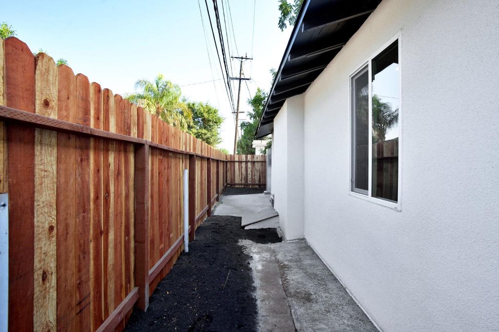 Image 23 of property listing at 1910 Gaither Street, Selma, CA 93662
