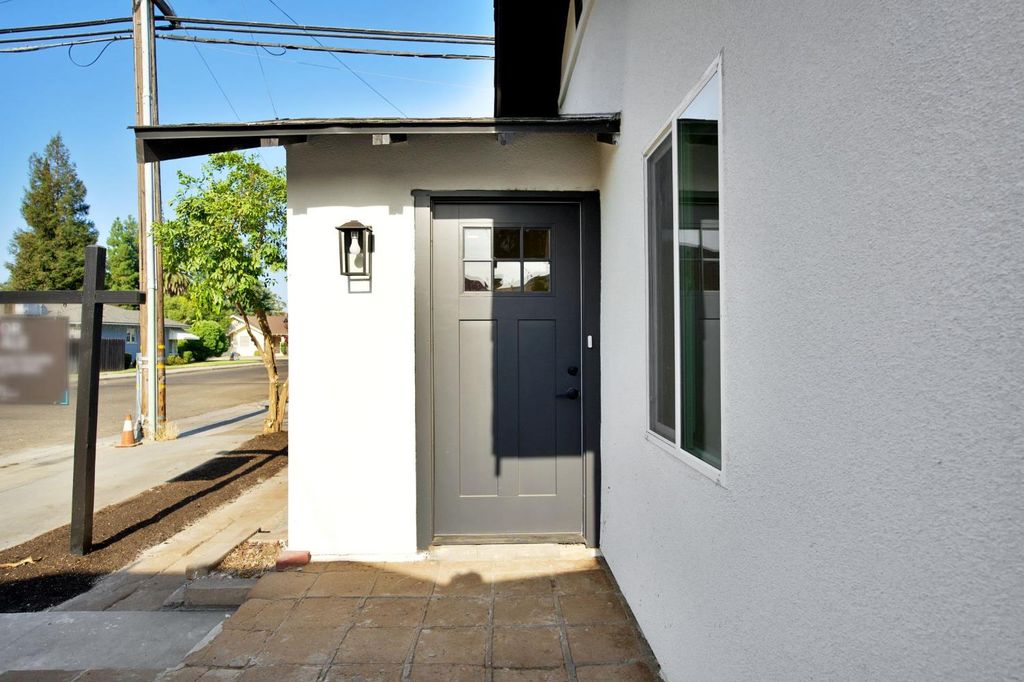 Image 3 of property listing at 1910 Gaither Street, Selma, CA 93662