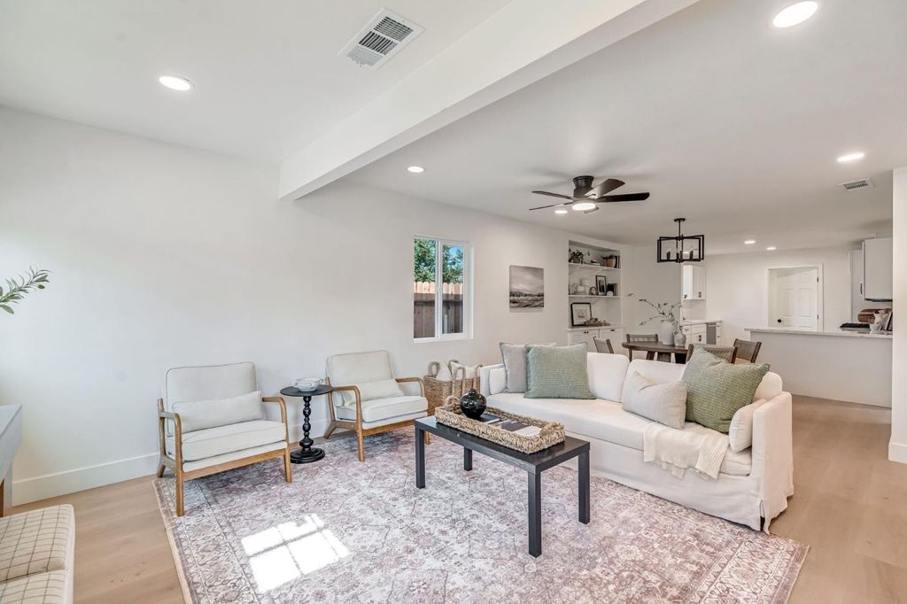 Image 4 of property listing at 1910 Gaither Street, Selma, CA 93662