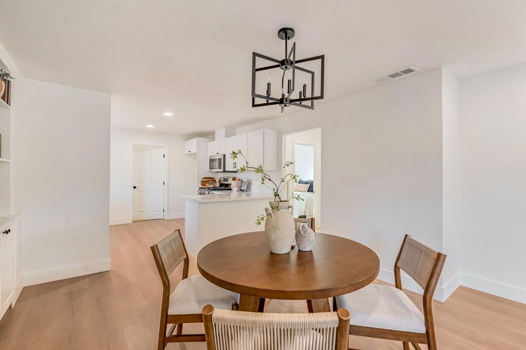 Image 7 of property listing at 1910 Gaither Street, Selma, CA 93662
