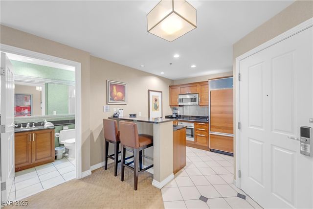 135 East Harmon Avenue 221, Las Vegas, NV 89109