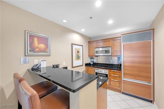 135 East Harmon Avenue 221, Las Vegas, NV 89109