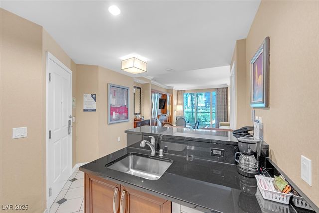 135 East Harmon Avenue 221, Las Vegas, NV 89109