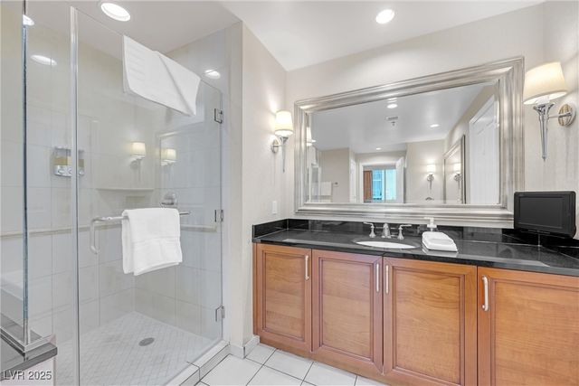 135 East Harmon Avenue 221, Las Vegas, NV 89109