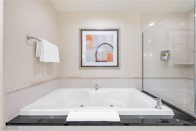 135 East Harmon Avenue 221, Las Vegas, NV 89109