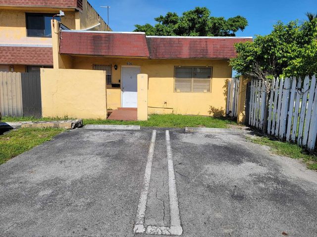 606 NW 179th Street, Miami Gardens, FL 33169