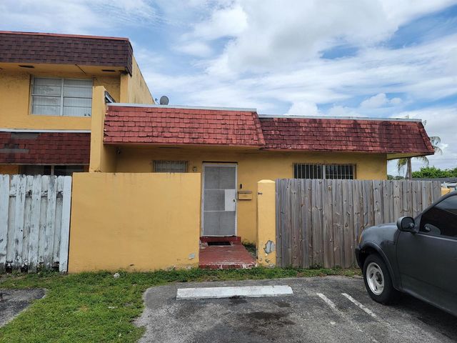 606 NW 179th Street, Miami Gardens, FL 33169