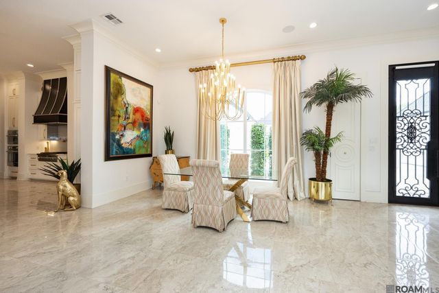 18238 Woodland Cove Dr, Baton Rouge, LA 70817