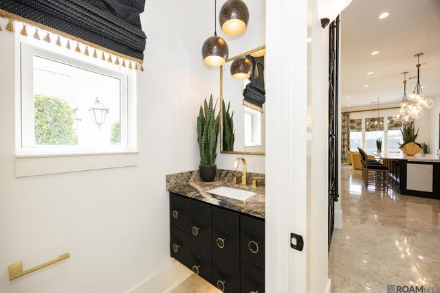 18238 Woodland Cove Dr, Baton Rouge, LA 70817