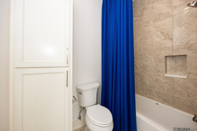 18238 Woodland Cove Dr, Baton Rouge, LA 70817