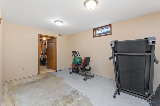 701 Parkridge PLACE, Onalaska, WI 54650