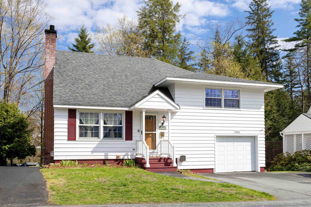 117 Underclyffe Road, St. Johnsbury, VT 05819