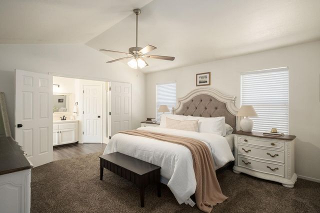 872 Minarats, Clovis, CA 93612