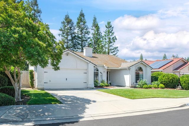 872 Minarats, Clovis, CA 93612