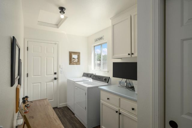 872 Minarats, Clovis, CA 93612