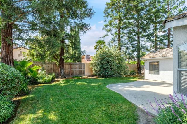 872 Minarats, Clovis, CA 93612