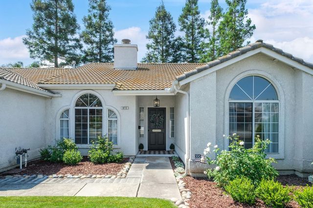 872 Minarats, Clovis, CA 93612