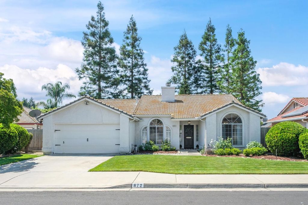 872 Minarats, Clovis, CA 93612