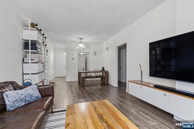 318 38th Street 407, Union City, NJ 07087