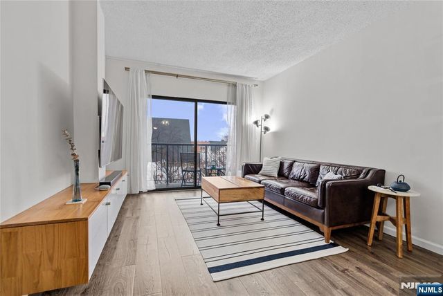 318 38th Street 407, Union City, NJ 07087