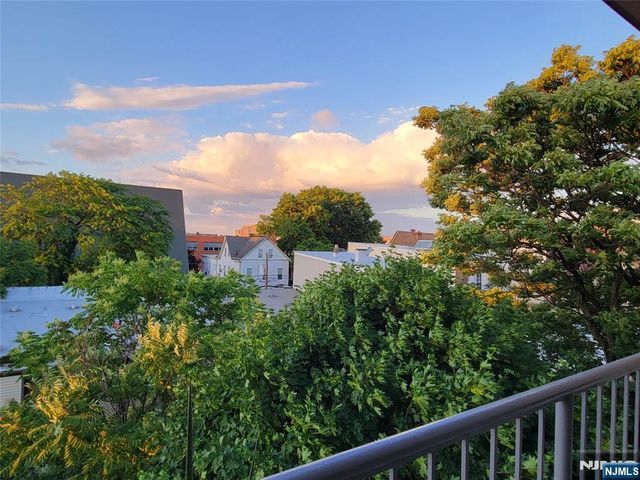 318 38th Street 407, Union City, NJ 07087