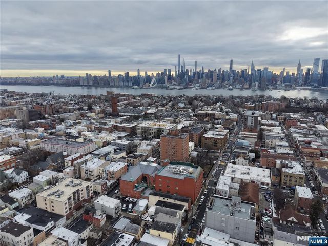 318 38th Street 407, Union City, NJ 07087