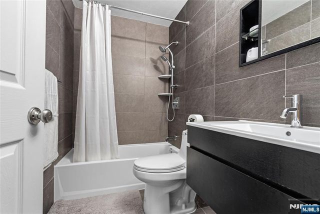 318 38th Street 407, Union City, NJ 07087