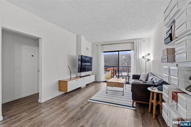 318 38th Street 407, Union City, NJ 07087