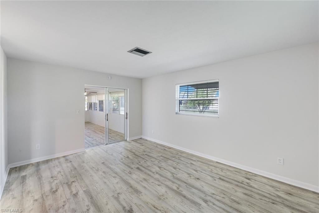Image 16 of property listing at 4240 SE 3rd AVE, Cape Coral, FL 33904