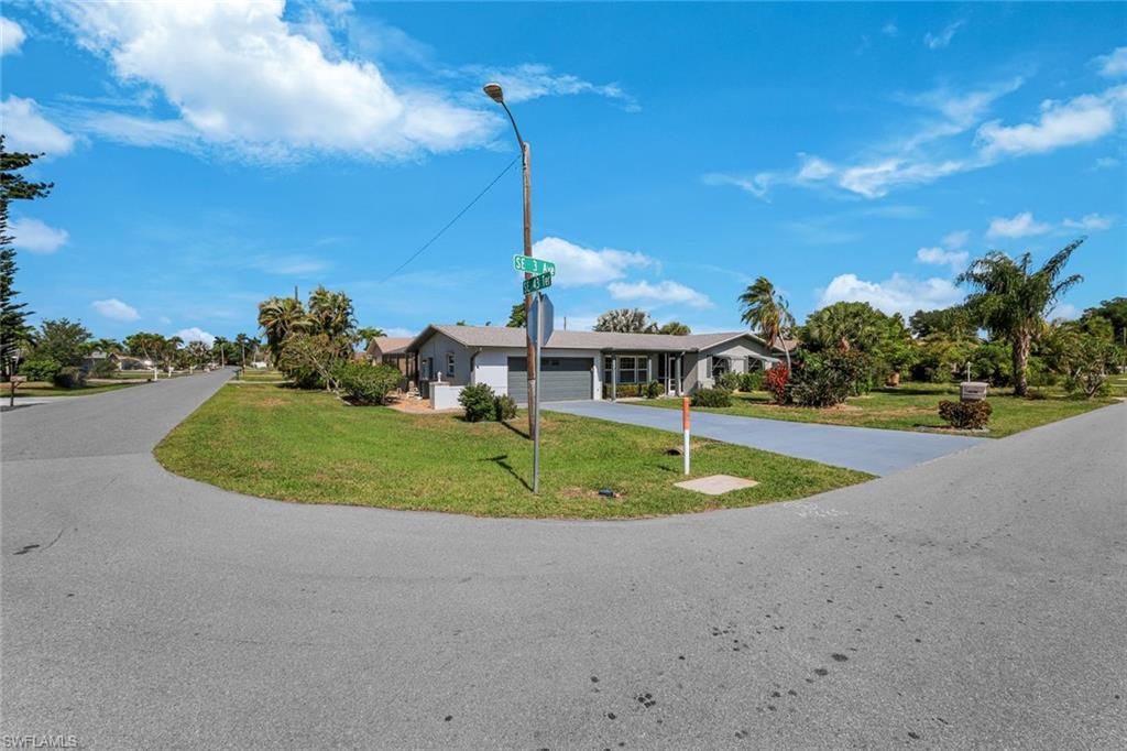 Image 25 of property listing at 4240 SE 3rd AVE, Cape Coral, FL 33904