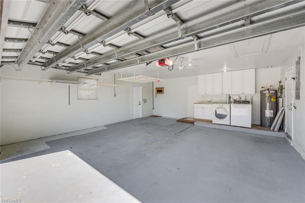 Image 26 of property listing at 4240 SE 3rd AVE, Cape Coral, FL 33904