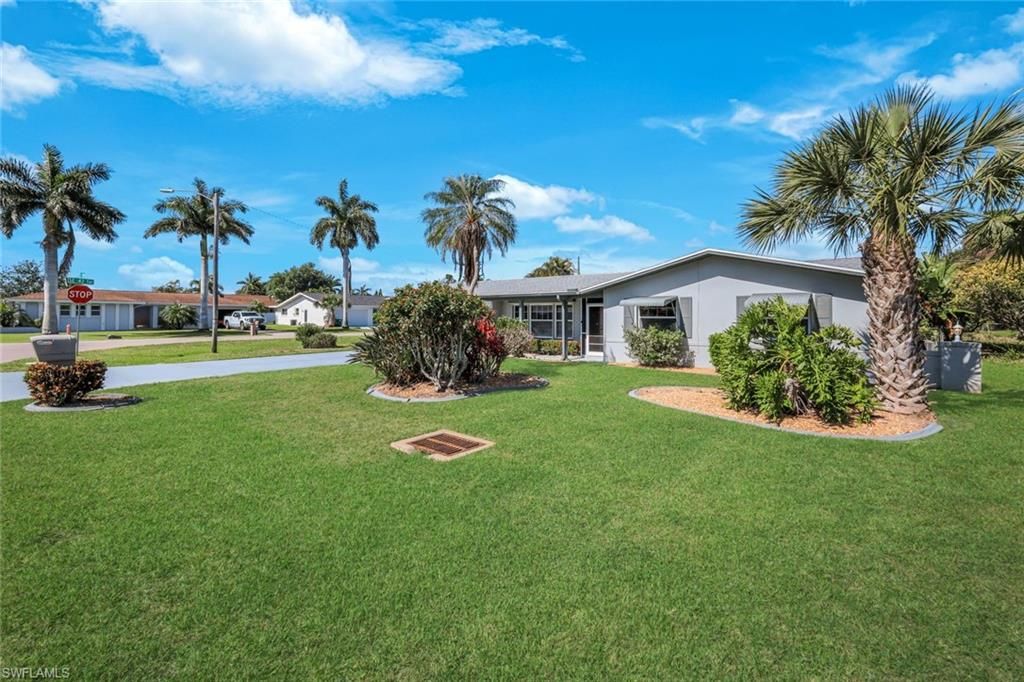 Image 4 of property listing at 4240 SE 3rd AVE, Cape Coral, FL 33904