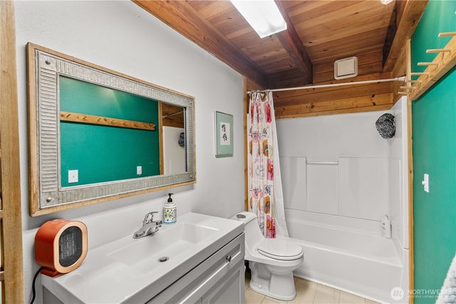 309 S Razor Clam Drive SW, Ocean Shores, WA 98569