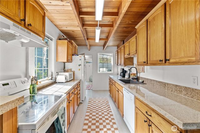 309 S Razor Clam Drive SW, Ocean Shores, WA 98569