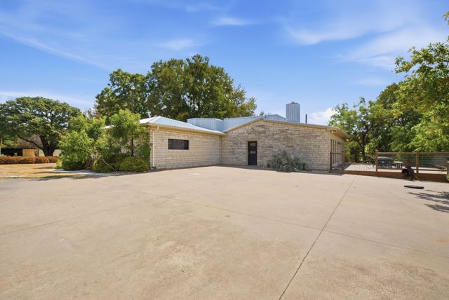 3201 Lucky Pepper Drive, Cresson, TX 76035