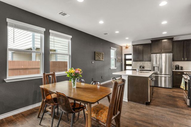 707 Eves Necklace DR, Buda, TX 78610