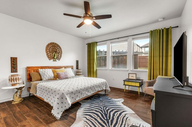 707 Eves Necklace DR, Buda, TX 78610