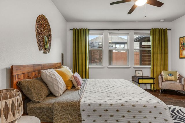 707 Eves Necklace DR, Buda, TX 78610