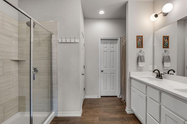 707 Eves Necklace DR, Buda, TX 78610