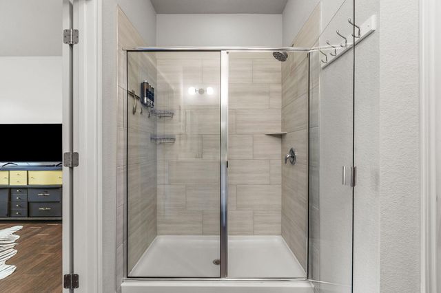 707 Eves Necklace DR, Buda, TX 78610