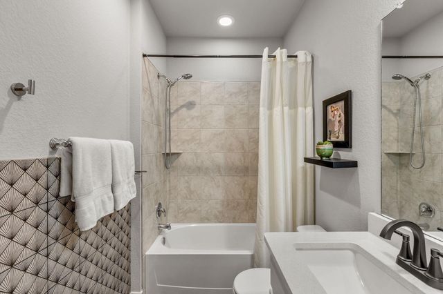 707 Eves Necklace DR, Buda, TX 78610