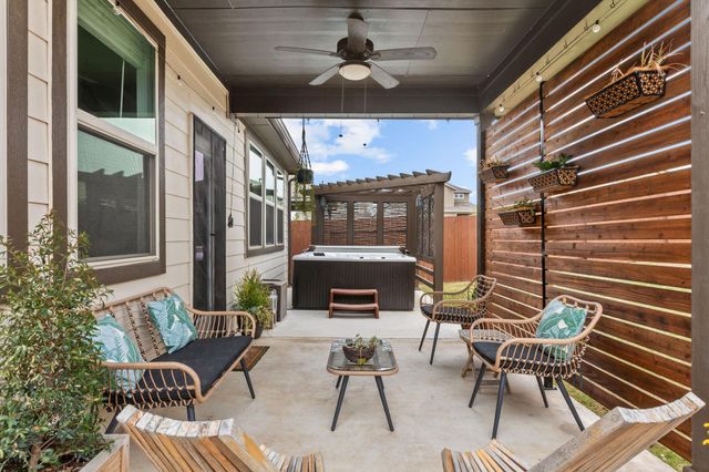 707 Eves Necklace DR, Buda, TX 78610