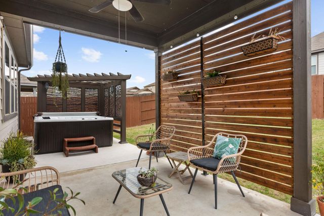 707 Eves Necklace DR, Buda, TX 78610