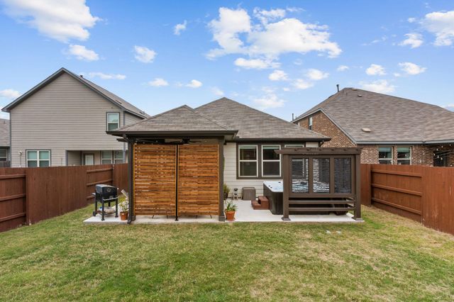 707 Eves Necklace DR, Buda, TX 78610