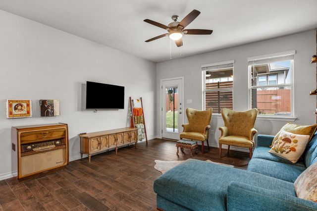 707 Eves Necklace DR, Buda, TX 78610