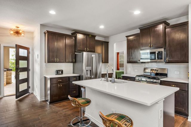 707 Eves Necklace DR, Buda, TX 78610