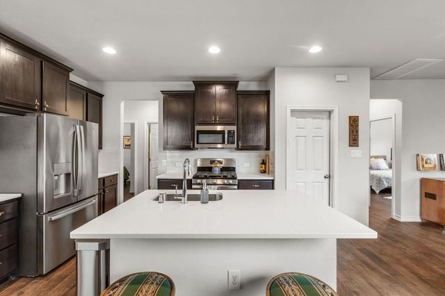 707 Eves Necklace DR, Buda, TX 78610