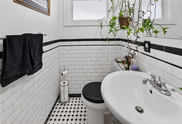 256 Vermont Avenue, Providence, RI 02905