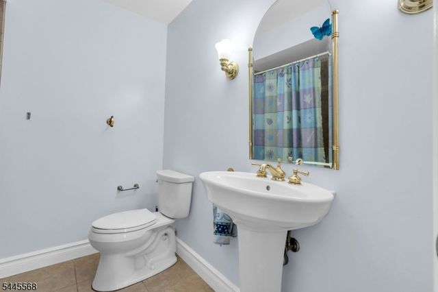 14 Dolan Ave, Aberdeen Twp., NJ 07747